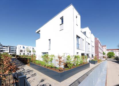 Das Wohnquartier FleherLeben in Düsseldorf besticht durch seine intelligenten Grundrisse und offenen Raumkonzepte, die das natürliche Wesen des umliegenden Stadtteils aufgreifen.