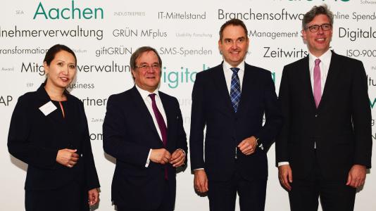 KIW-Geschäftsführerin Mailin Winter, Ministerpräsident Armin Laschet, BITMi-Präsident Dr. Oliver Grün und Aachens Oberbürgermeister Marcel Philipp (v. l.)
