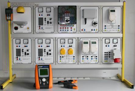 Eins für Zwei: Das neu in das PV-Trainingssystem Solartrainer profi integrierte Testgeräteset kann nach der Schulung sofort für Messun-gen an realen Photovoltaikanlagen eingesetzt werden