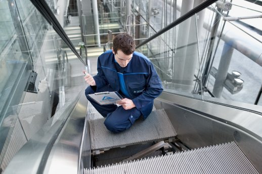 Prüfung Fahrtreppe TÜV Rheinland.jpg