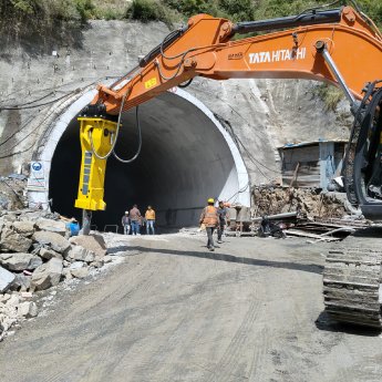 Epiroc HB 3600 ready to start the tunnel operation.jpeg