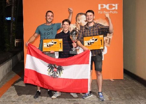 Das Siegerteam Österreich holte sich den Wanderpokal des PCI-Alpencup 2022.jpg