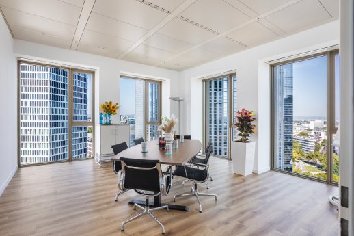 T185 Taunusblick.jpg