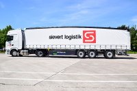 Die Sievert Logistik SE modernisiert ihren Fuhrpark mit 29 kraftstoff- und CO2-sparenden EcoFLEX-Aufliegern von Schmitz Cargobull.