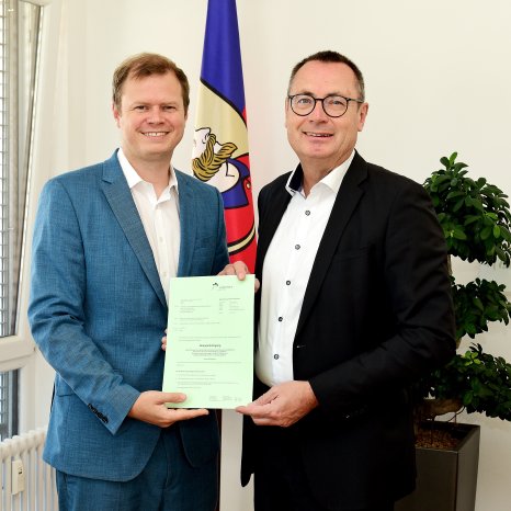 PM_112_OB Baugenehmigung IHK.jpg