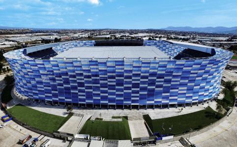 Das weltweit größte Mosaik aus ETFE Folie ziert das Estadio Cuauhtémoc in Mexiko. (copyright Dunn Architects)