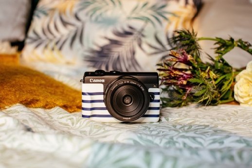 EOS M100_tcm83-1755565.jpg