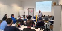 Dipl.-Ing. Ingo Blaser bei der Vorstellung der Druckprüfverfahren im Weiterbildungszentrum des SKZ in Horb am Neckar. / Foto: Jürgen Kern, SKZ