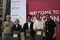 Von links: James Gosling, Bettina Polasek (2. Platz), Deni Lukmanul Hakim (3. Platz), João Arthur Brunet Monteiro (Jazoon Rookie 2009), Roland Zigerli (canoo)