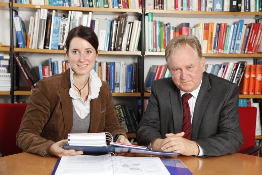 Prof. Katrin Sternberg und Prof. Klaus-Peter Schmitz.JPG