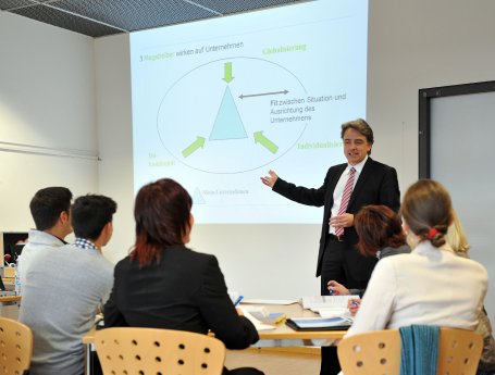 Prof.Muehlencoert_Vorlesung@rheinahrcampus.jpg