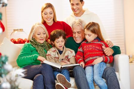 Ein ganz persönliches Weihnachtsgeschenk ist die Digitalisierung von alten Fotoalben und die Aufbereitung zu einem hochwertigen modernen Fotobuch oder eBook.