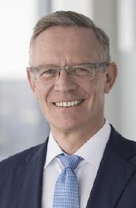 Prof. Dr. Dirk Höfer als einer der Geschäftsführer von Hohenstein ist Impulsgeber für die Veranstaltung "Textile Needs in Surgery", die am 16. Mai 2019 bei Hohenstein stattfindet © Hohenstein