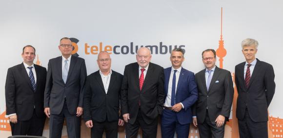 Der Wohnungswirtschaftliche Beirat der Tele Columbus Gruppe: Dr. Christoph Wagner, Thomas Kleindienst, Ringo Lottig, Lutz Freitag, Uwe Bittner, Frank Kirchhoff (v.r.) sowie Jean-Pascal Roux, Chief Sales Officer Wohnungswirtschaft der Tele Columbus Gruppe (ganz links); nicht im Bild: Daniel Jircik