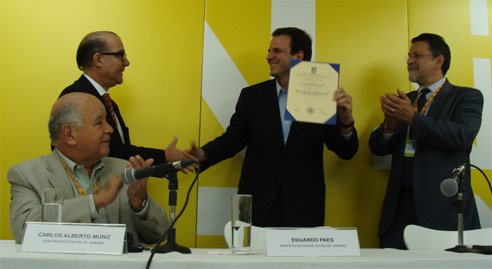 Rio_certificate_hand_over_at_the_launch.jpg