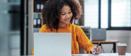 frau-e-learning-800x343.jpg