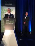 Preisverleihung des CTBUH Awards in Chicago: Links: Prof. Michael Cesarz / Rechts: Markus Jetter (Quelle: thyssenkrupp)