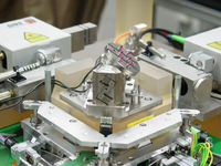 Die NMM-2, die von Ilmenauer Forschern entwickelte präziseste Messmaschine der Welt, Foto: SIOS Meßtechnik GmbH