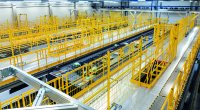 Maßgeschneiderte Arbeitsbühnen für die Schienenfahrzeugproduktion