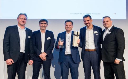 Übergabe Fortinet Award