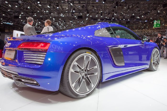 Audi_R8_e-tron_2.jpg