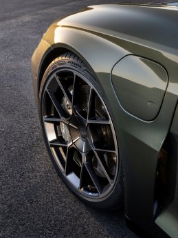 Bridgestone Potenza Sport A als Erstausrüstung für den neuen Audi e-tron GT.jpg