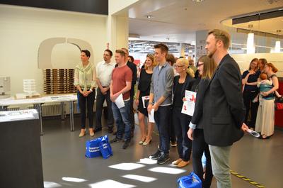 Die Preisträger mit der Jury und Vertretern von BDB und Hochschule Bremen