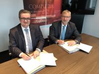 Ralf Hörstgen, JCC (links) und Ralf Günther, Marabu bei der Vertragsunterzeichnung / Quelle: Marabu Ralf Hörstgen, JCC (links) und Ralf Günther, Marabu bei der Vertragsunterzeichnung / Quelle: Marabu