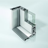 With a basic depth of 70 millimetres for the vent frame, 167 millimetres for the outer frame and a sophisticated design, Schüco FocusIngSlide is well-suited to a wide range of applications in both modernisation projects and newbuilds.