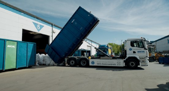 Bild2_Anlieferung von KMF in Big Bags_BÜCHL.jpg