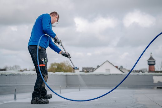 1557 - 1 Spritzapplikation - (c) Remmers.jpg