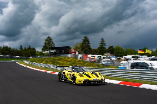 low_KW_Racing_Kunden_24hNbr26_Rennvorbereitungen_0005.jpg