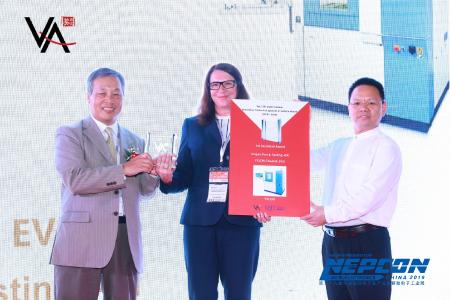 Von links nach rechts: Adonis Mai 麦协和, President SMT China, Barbara Nichtern, Guanghui XUE 薛广辉 , Chief Technical Consultant SMT China