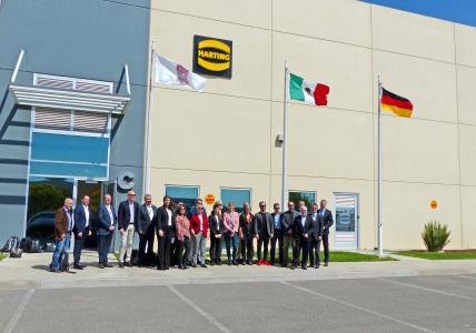 The delegation visited the HARTING plant in Silao.