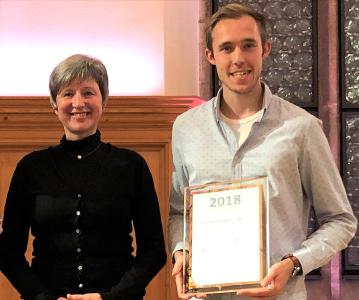 V.l.n.r.: die stellvertretende VWI-Präsidentin Dr.-Ing. Frauke Weichhardt und Preisträger Philipp Johannes Horn © Marie Theres Feldhoff
