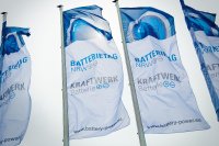 Am 28. März 2022 ist es wieder so weit – dann startet in Münster unter der Schirmherrschaft von Prof. Dr. Andreas Pinkwart, Minister für Wirtschaft, Innovation, Digitalisierung und Energie des Landes Nordrhein-Westfalen, der jährliche Batterietag NRW. Unmittelbar darauf folgt vom 29. bis 30. März 2022 die internationale Fachkonferenz Advanced Battery Power – Kraftwerk Batterie.