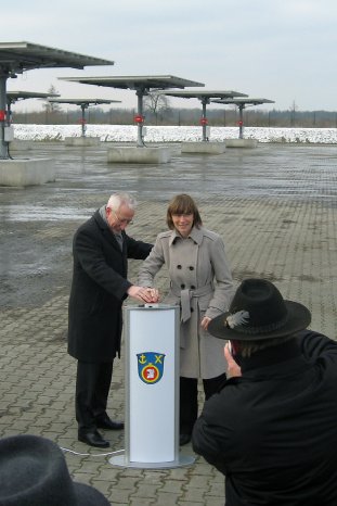 Umweltministerin Silke Lautenschläger mit Bürgermeister Peter Rohrbach.jpg