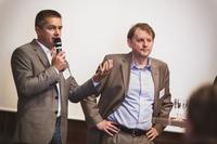 Martin Peball (Geschäftsführer NET-Solutions & EDV Services) gibt seine Erfahrungen rund um Managed Services im Vortrag auf der acmeo Partnerkonferenz weiter. Wilfried Platten (Chefredakteur IT-BUSINESS) führte als Moderator durch den Erfahrungsaustausch. Martin Peball (Geschäftsführer NET-Solutions & EDV Services) gibt seine Erfahrungen rund um Managed Services im Vortrag auf der acmeo Partnerkonferenz weiter. Wilfried Platten (Chefredakteur IT-BUSINESS) führte als Moderator durch den Erfahrungsaustausch.