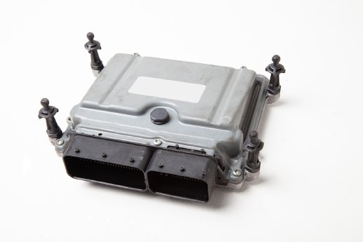 car_engine_control_unit_AdobeStock_Aleksandr_Kondratov_351266572_kleiner.jpg