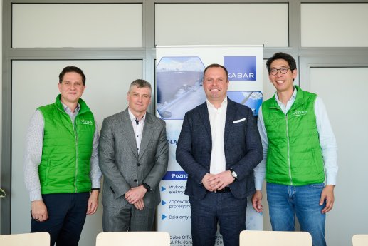 Tobias Wolf. HYTING, Piotr Miodek, Kabar, Artur Hiszpański, Kabar, Son Nguyen, HYTING.jpg