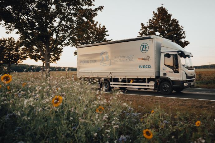 Zf Setzt In Der Werksubergreifenden Logistik Auf Iveco Lkw Mit Umweltfreundlichem Erdgasantrieb Zf Friedrichshafen Ag Pressemitteilung Pressebox