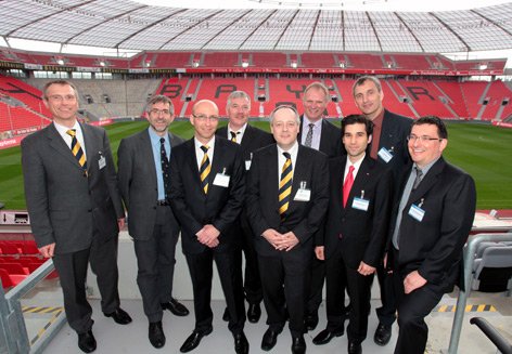 Die Referenten der diesjährigen FassadenbauTage beim Flachglas MarkenKreis in der BayArena.jpg