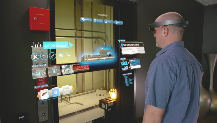 HoloLens 2 (c) thyssenkrupp.jpg