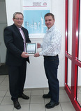 Christian Baumgärtner (Geschäftsführer TraceParts GmbH) und Dipl.-Ing. (FH) Frank Zeise, 1-Millionstes registriertes Mitglied auf TracePartsOnline.net
