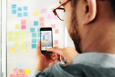 Mit der neuen Post-it App können die Ergebnisse ganz leicht erfasst, geteilt und digital weiterbearbeitet werden / Foto: 3M