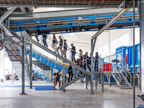 stadler-igers-textile-sorting-plant-guided-tour-opening-ceremony-italy_1920x1440.jpg