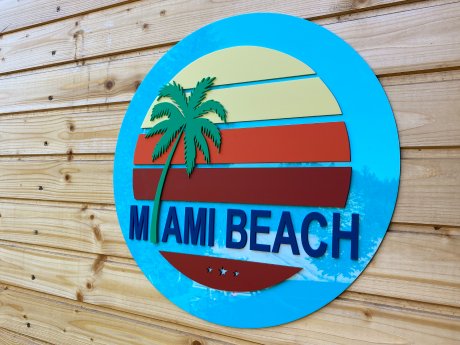 creative-troglass-duo-beach-sign 1.JPG