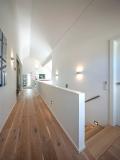 Intelligente Lichtsteuerungen berücksichtigen den Bedarf der Bewohner über den ganzen Tag hinweg und können dabei helfen, Energie zu sparen / Bild: Baumeisterhaus www.baumeister-haus.de