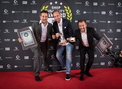 Freude über den Award.jpg
