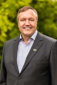 „Klimaschutz sowie die Bewahrung von Lebensräumen und Biodiversität sind zentrale Ziele des BUND und zentrale Inhalte meiner universitären Arbeit, deshalb bin ich gerne Teil der Jury“, sagt Prof. Dr. Michael Rode, Institut für Umweltplanung der Universität Hannover und Stellvertretender Vorsitzender des Landesverbandes Niedersachen im Bund für Umwelt und Naturschutz Deutschland BUND / Quelle: Michael Rode